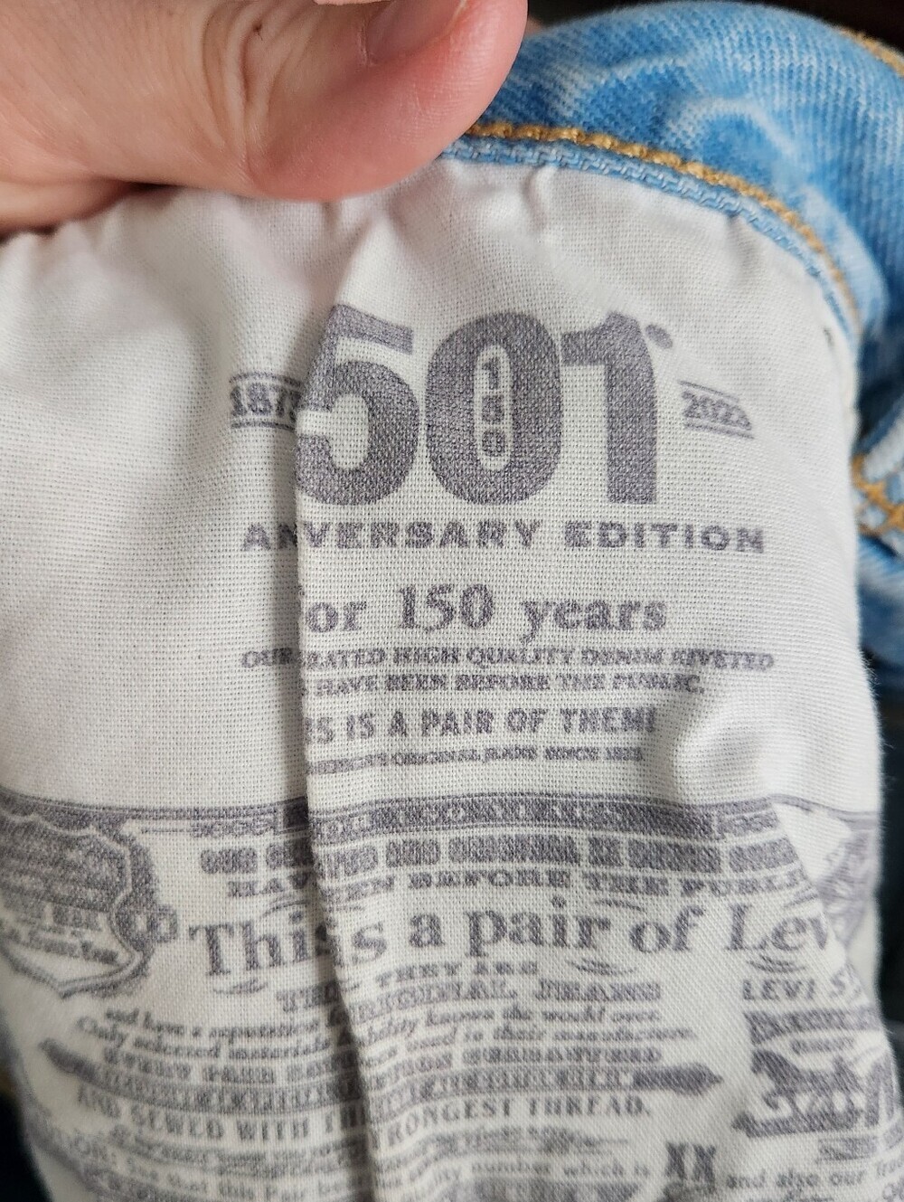 EUC Levi's 501 150th Aniversary Jeans, Size 28 - Picture 6 of 9